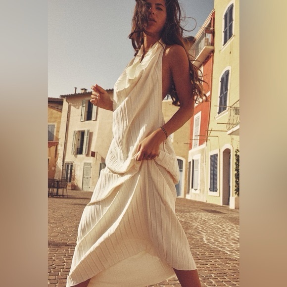 ZARA BLOGGERS’ FAVORITE PLEATED HALTER DRESS - Picture 8 of 12